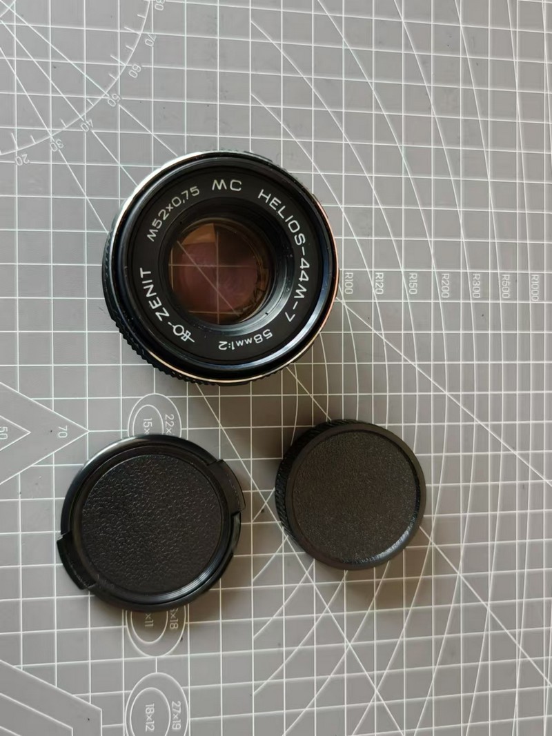 [Product=Lens][Brand=ZENIT][Model=HELIOS-44M-7][FocalLength=58][MaxAPT=2][Mount=M42][Frame=135][Date=20250322][MD5=3d294200c4a7637d3af21f034a2cee98].jpg