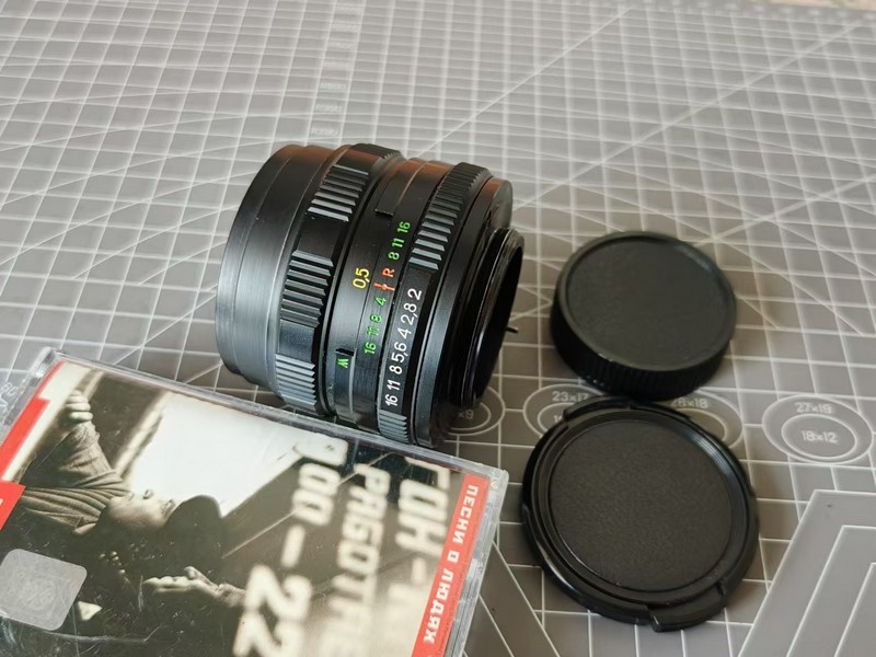 [Product=Lens][Brand=ZENIT][Model=HELIOS-44M-7][FocalLength=58][MaxAPT=2][Mount=M42][Frame=135][Date=20250322][MD5=9d3416521bf9f4b977ef7fe22e7107b3].jpg