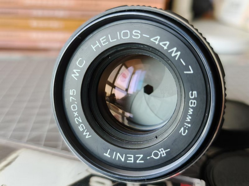 [Product=Lens][Brand=ZENIT][Model=HELIOS-44M-7][FocalLength=58][MaxAPT=2][Mount=M42][Frame=135][Date=20250322][MD5=75f43ccdb2566eddd4c679e7b3199c94].jpg