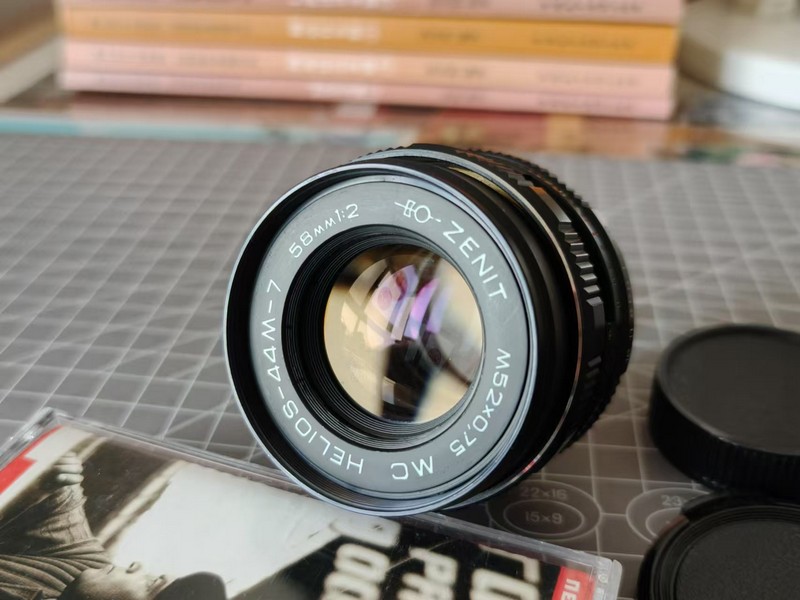 [Product=Lens][Brand=ZENIT][Model=HELIOS-44M-7][FocalLength=58][MaxAPT=2][Mount=M42][Frame=135][Date=20250322][MD5=4993f70df310ba0b660f8a04a9d61c12].jpg