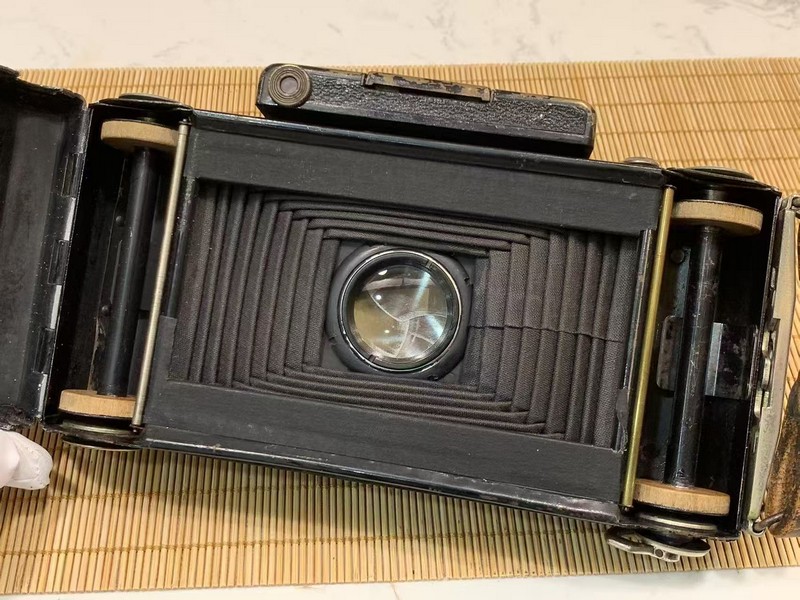 [Product=Camera][Brand=Zeiss Ikon][Model=Super Ikonta 530_15][Date=20250327][MD5=ed82f19c245e73c5151f4605a81f5810].jpg