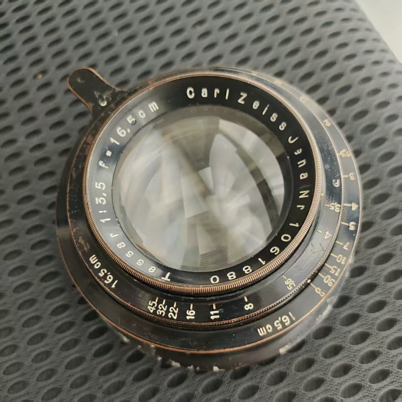 [Product=Lens][Brand=Carl Zeiss Jena][Model=Tessar 165mm F3.5][FocalLength=165][MaxAPT=3.5][Mount=Diameter 73mm][SN=1061880][Date=20250408][MD5=7dd4221f3ee6cb9e382dcd7dbe0573e3].jpg
