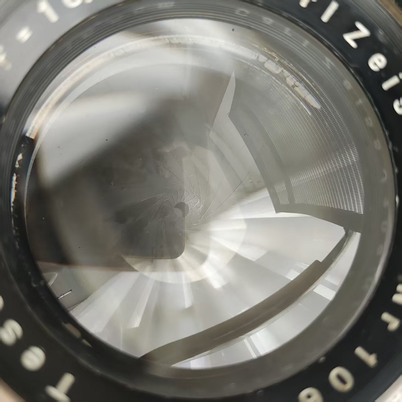 [Product=Lens][Brand=Carl Zeiss Jena][Model=Tessar 165mm F3.5][FocalLength=165][MaxAPT=3.5][Mount=Diameter 73mm][SN=1061880][Date=20250408][MD5=17cacd723a130dbb416046ce0c6cc770].jpg