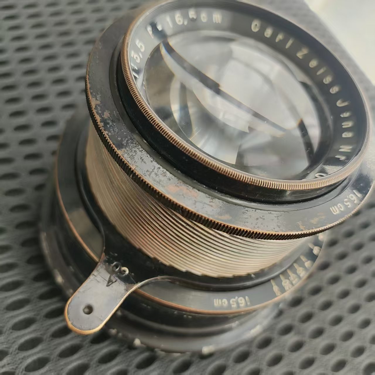 [Product=Lens][Brand=Carl Zeiss Jena][Model=Tessar 165mm F3.5][FocalLength=165][MaxAPT=3.5][Mount=Diameter 73mm][SN=1061880][Date=20250408][MD5=c8d2a61d92d8d39b7a7d9f85dfeb4f7d].jpg