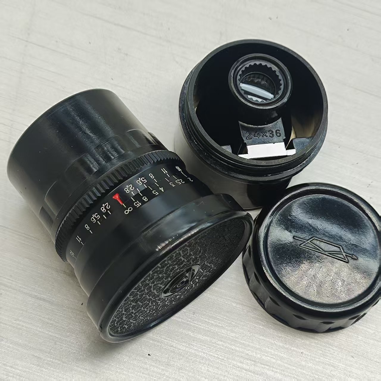 [Product=Lens][Brand=KMZ][Model=JUPITER-12][FocalLength=35][MaxAPT=2.8][Mount=L39][SN=8843411][Frame=135][Date=20250424][MD5=ab313b09f9c35071434195e94a82286b].jpg