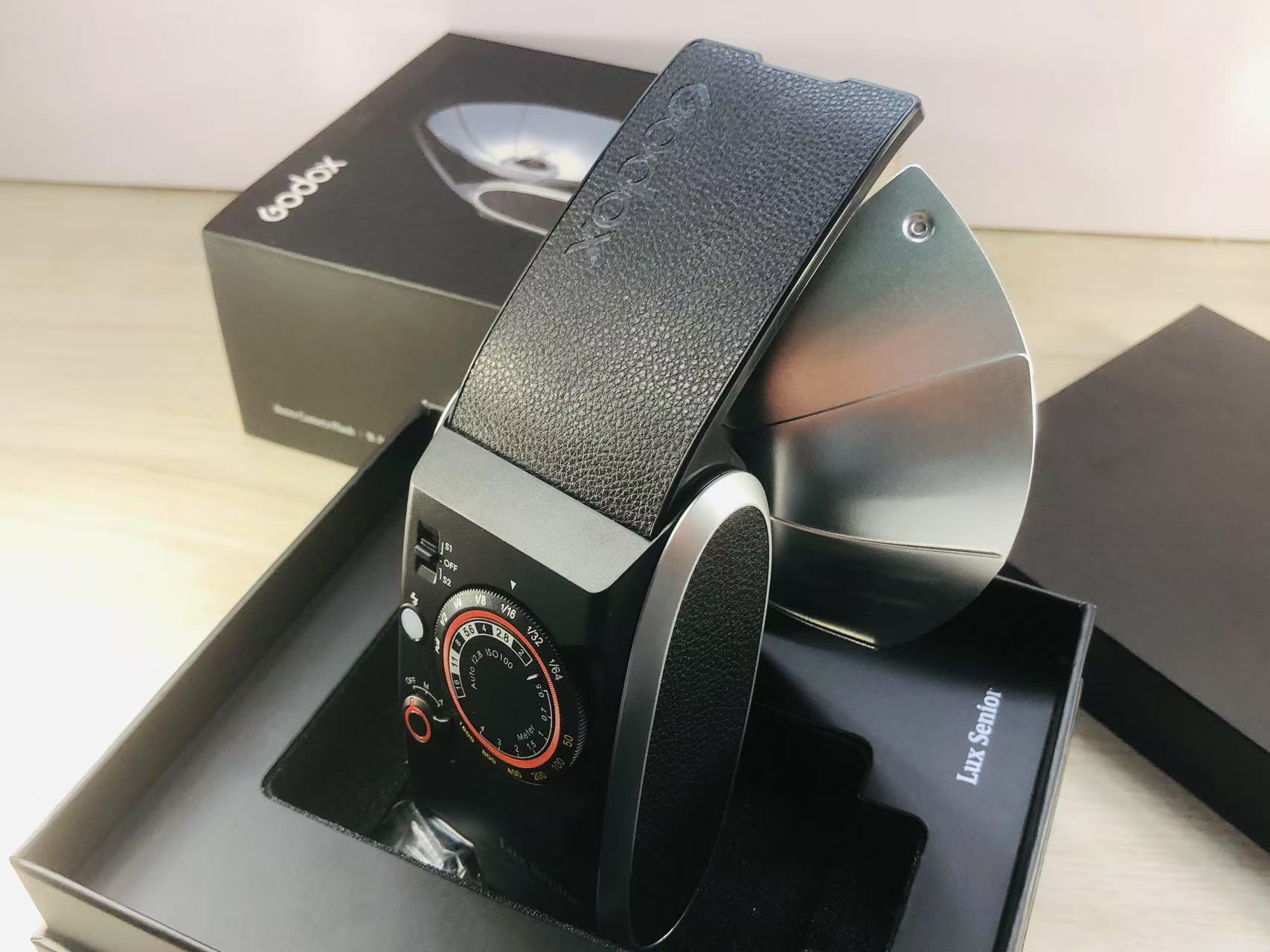 [Product=Flash][Brand=Godox][Model=Lux Senior][Date=20250508][MD5=ab189bbb4a5e87ad1a860abf065bb6e6].jpg