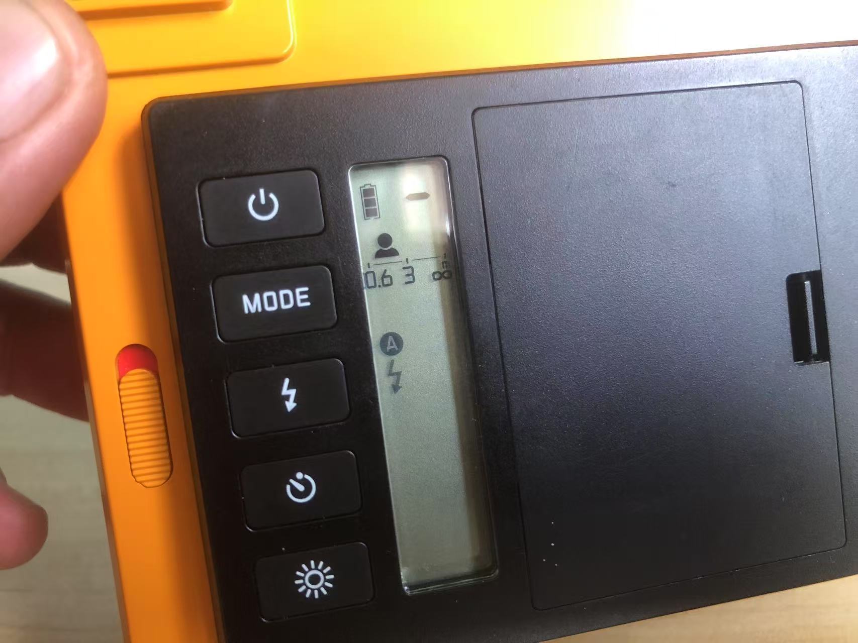 [Product=Camera][Brand=Leica][Model=SOFORT Type No, 2754][Date=20250515][MD5=5f1378171c23a94fc8b646430753e04a].jpg