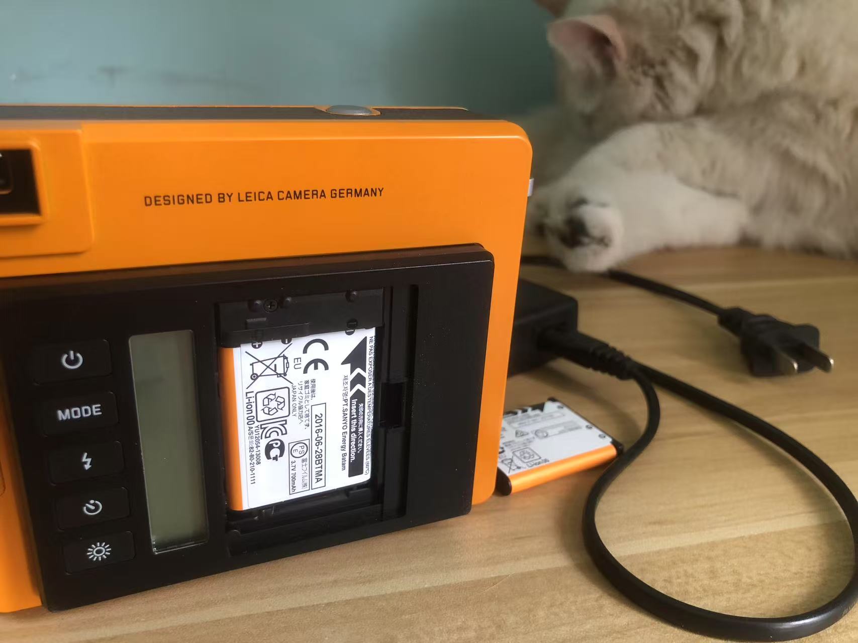 [Product=Camera][Brand=Leica][Model=SOFORT Type No, 2754][Date=20250515][MD5=53c9c11f0dde5616dfea7b16f5414860].jpg