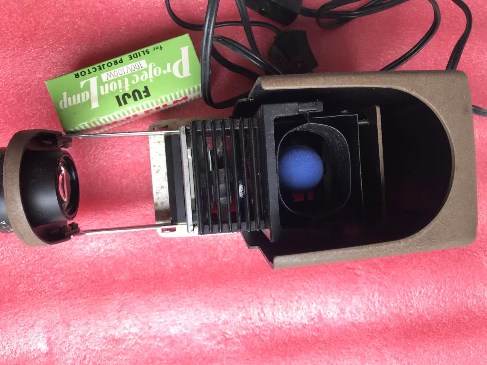 [Product=Projector][Brand=Minolta][Model=mini 35][Date=20250523][MD5=57979f93aad1e8e46252b31b591a8b2e].jpg