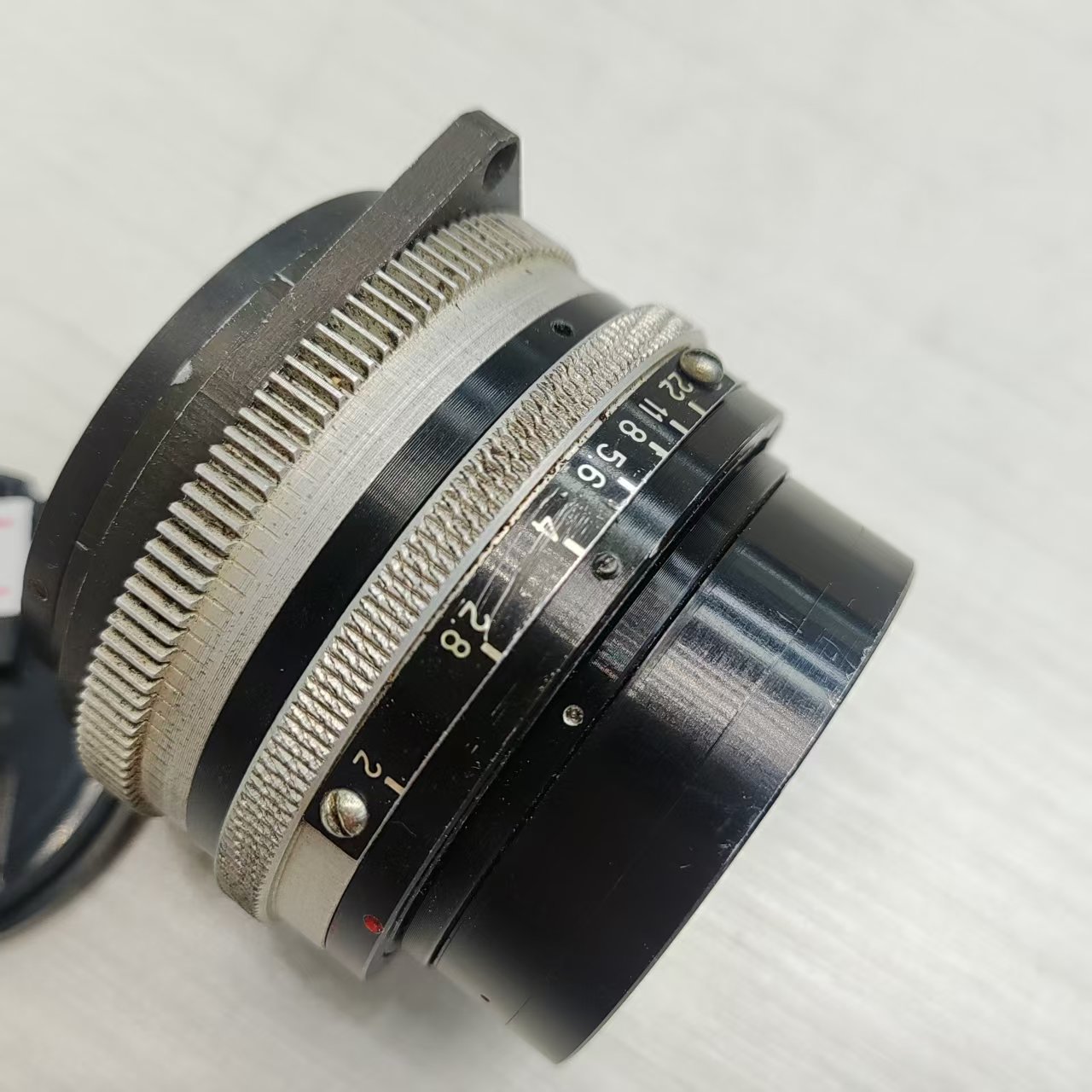 [Product=Lens][Brand=KMZ][Model=JUPITER-9 85mm F2][FocalLength=85][MaxAPT=2][SN=8402359][Frame=135][Date=20250524][MD5=67f0d6e80c0ea4bf773874254f706ebe].jpg