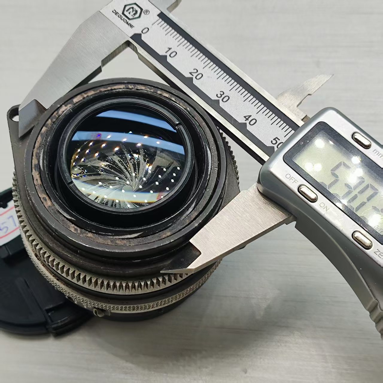 [Product=Lens][Brand=KMZ][Model=JUPITER-9 85mm F2][FocalLength=85][MaxAPT=2][SN=8402359][Frame=135][Date=20250524][MD5=96d5c7b27742e1bb9d5799278107e1ea].jpg