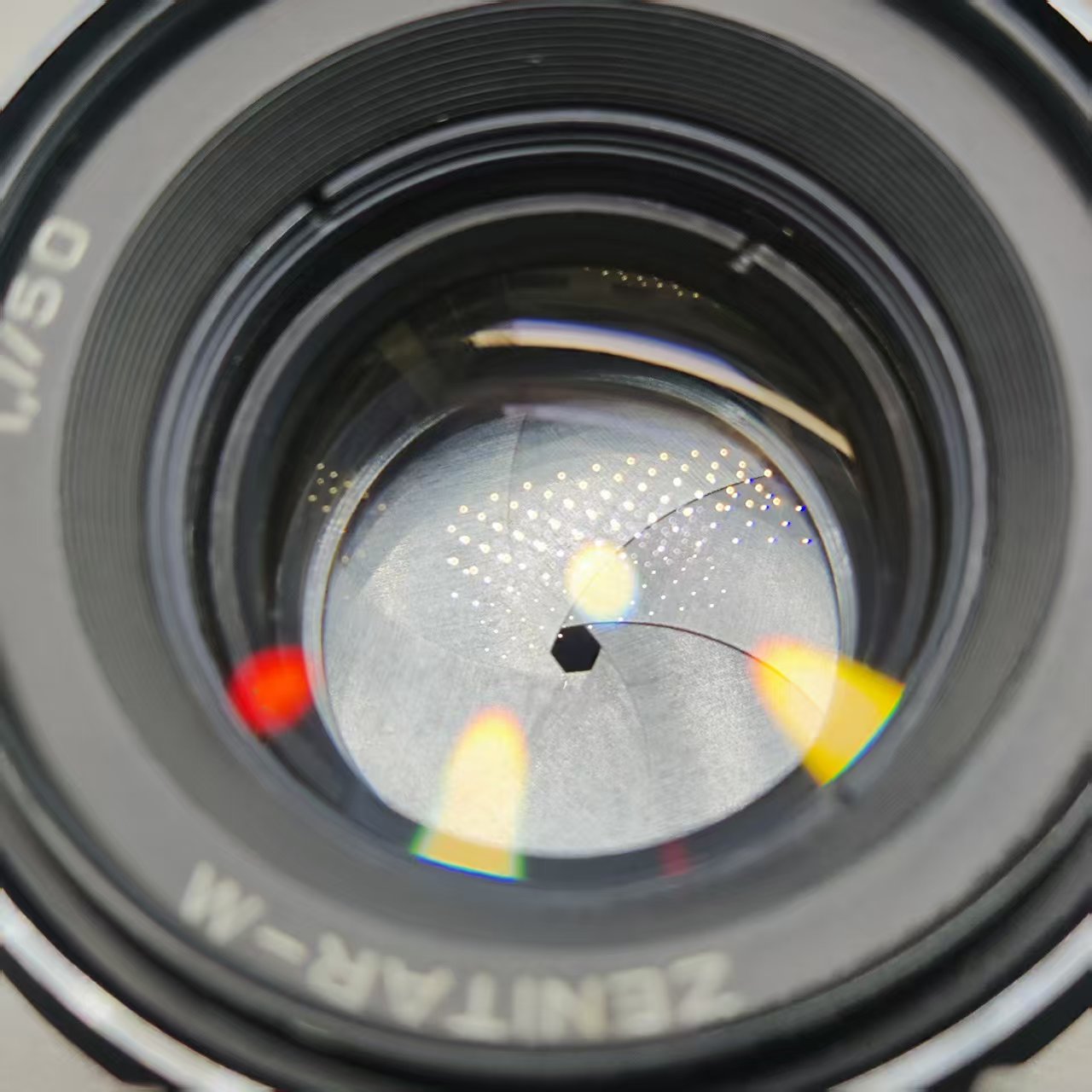 [Product=Lens][Brand=ZENIT][Model=ZENITAR-М 50mm F1.7][FocalLength=50][MaxAPT=1.7][Mount=M42][SN=820131][Frame=135][Date=20250525][MD5=7be414d9a327e30d71b3be6b9a18e999].jpg