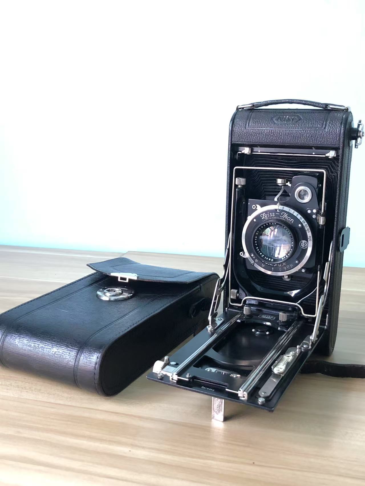 [Product=Camera][Brand=Zeiss Ikon][Model=Nixe 551_6][Date=20250525][MD5=ea0ad18d52c35bb2adb01c65859986cc].jpg