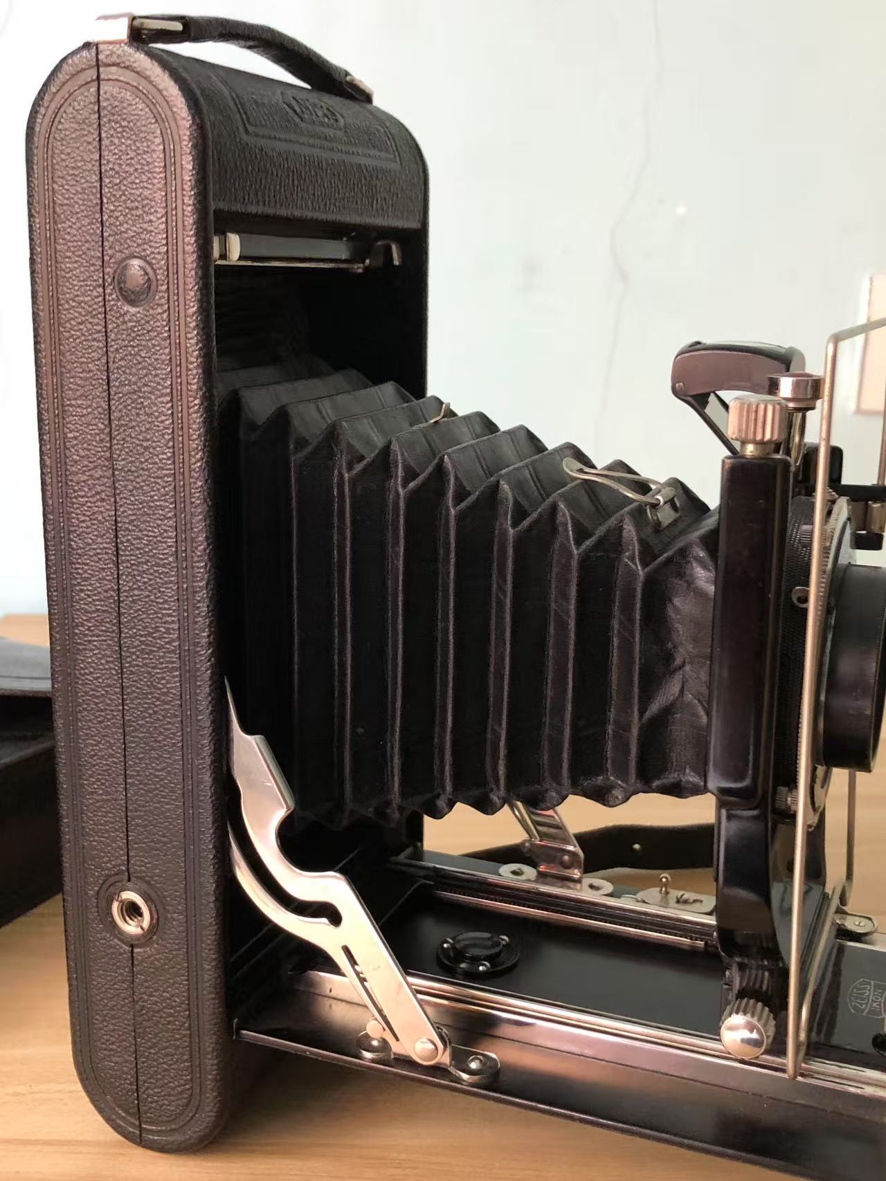 [Product=Camera][Brand=Zeiss Ikon][Model=Nixe 551_6][Date=20250525][MD5=da89a5132590a218bb3e03a59ae924f0].jpg