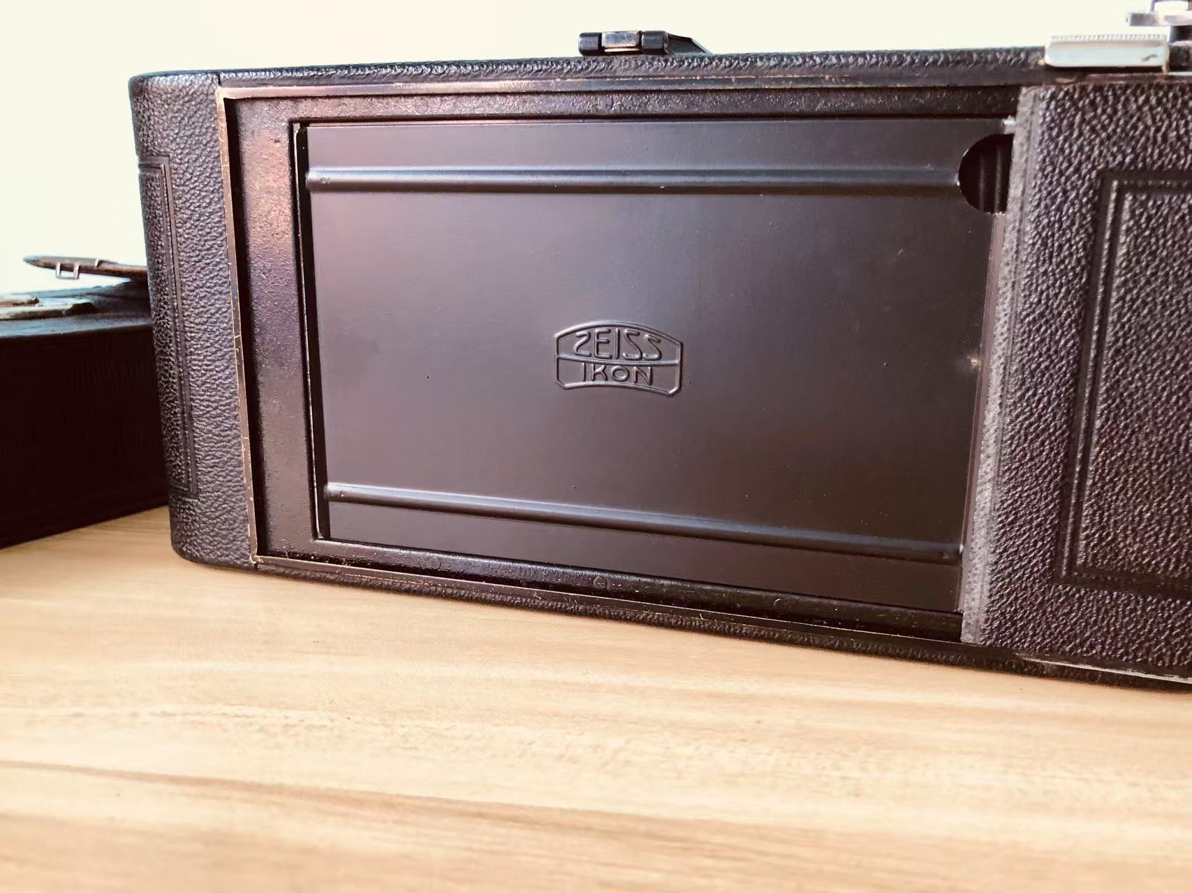 [Product=Camera][Brand=Zeiss Ikon][Model=Nixe 551_6][Date=20250525][MD5=511394f065b15e4f7f32275a5f994caf].jpg