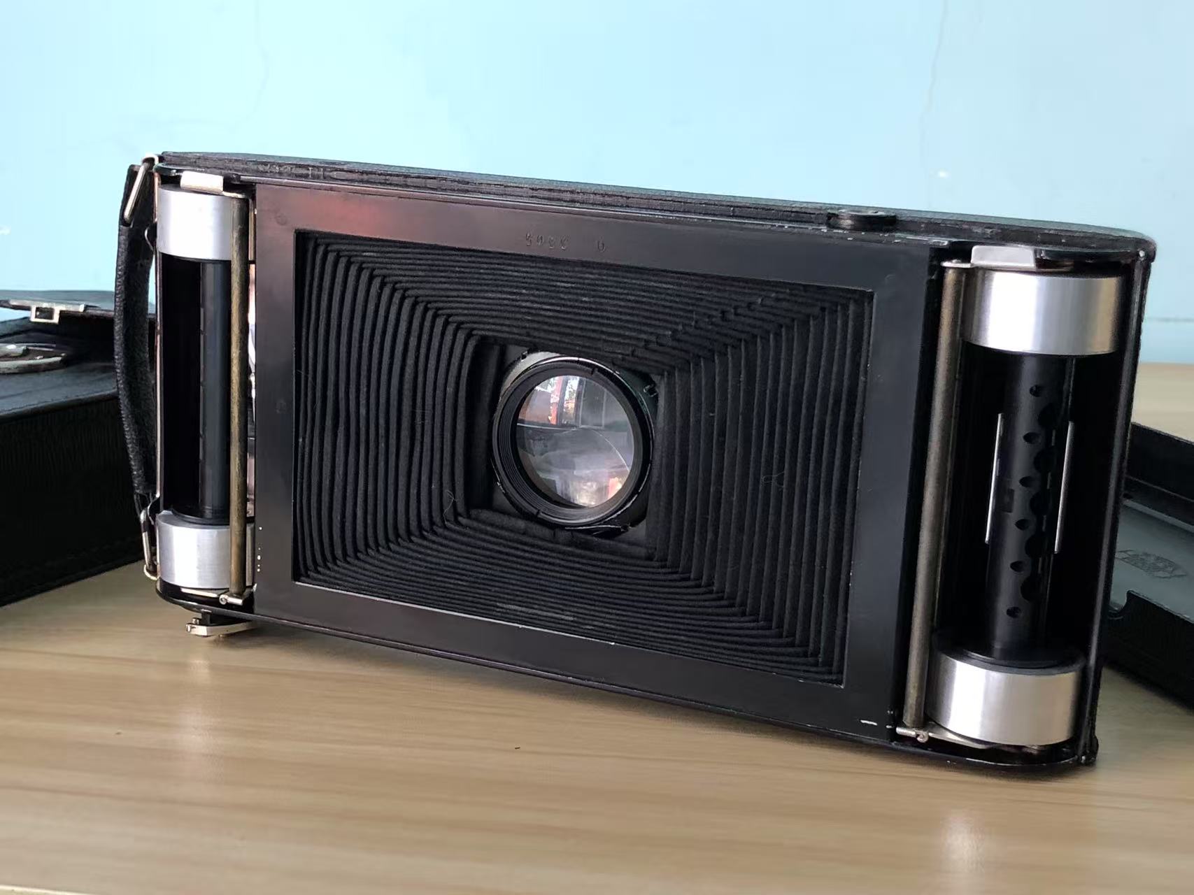 [Product=Camera][Brand=Zeiss Ikon][Model=Nixe 551_6][Date=20250525][MD5=357967247dac7bbc688a45bd03839f85].jpg