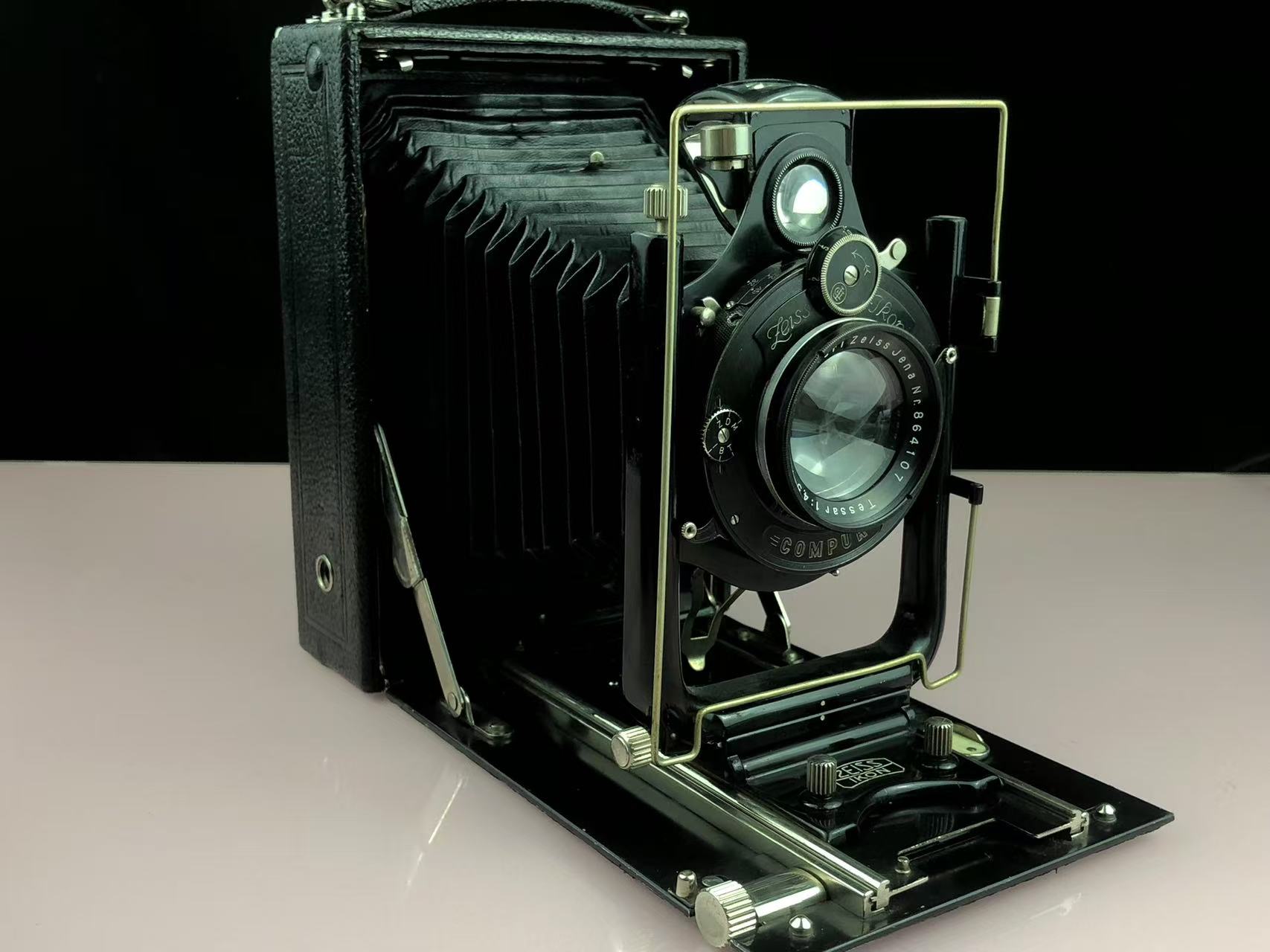 [Product=Camera][Brand=Zeiss Ikon][Model=Ideal 325][Date=20250525][MD5=a24aaab3acaf080242e41391ee6a3add].jpg