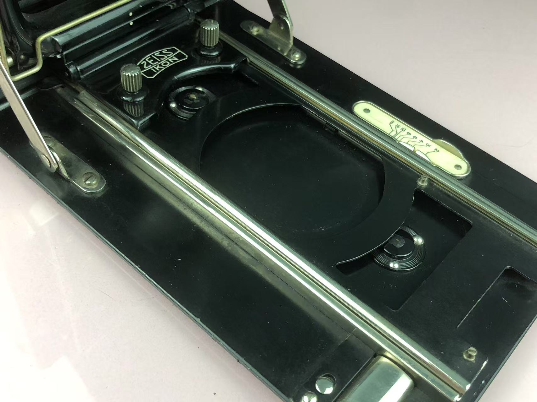 [Product=Camera][Brand=Zeiss Ikon][Model=Ideal 325][Date=20250525][MD5=eec097a252ebc30c9db982639f0541c8].jpg