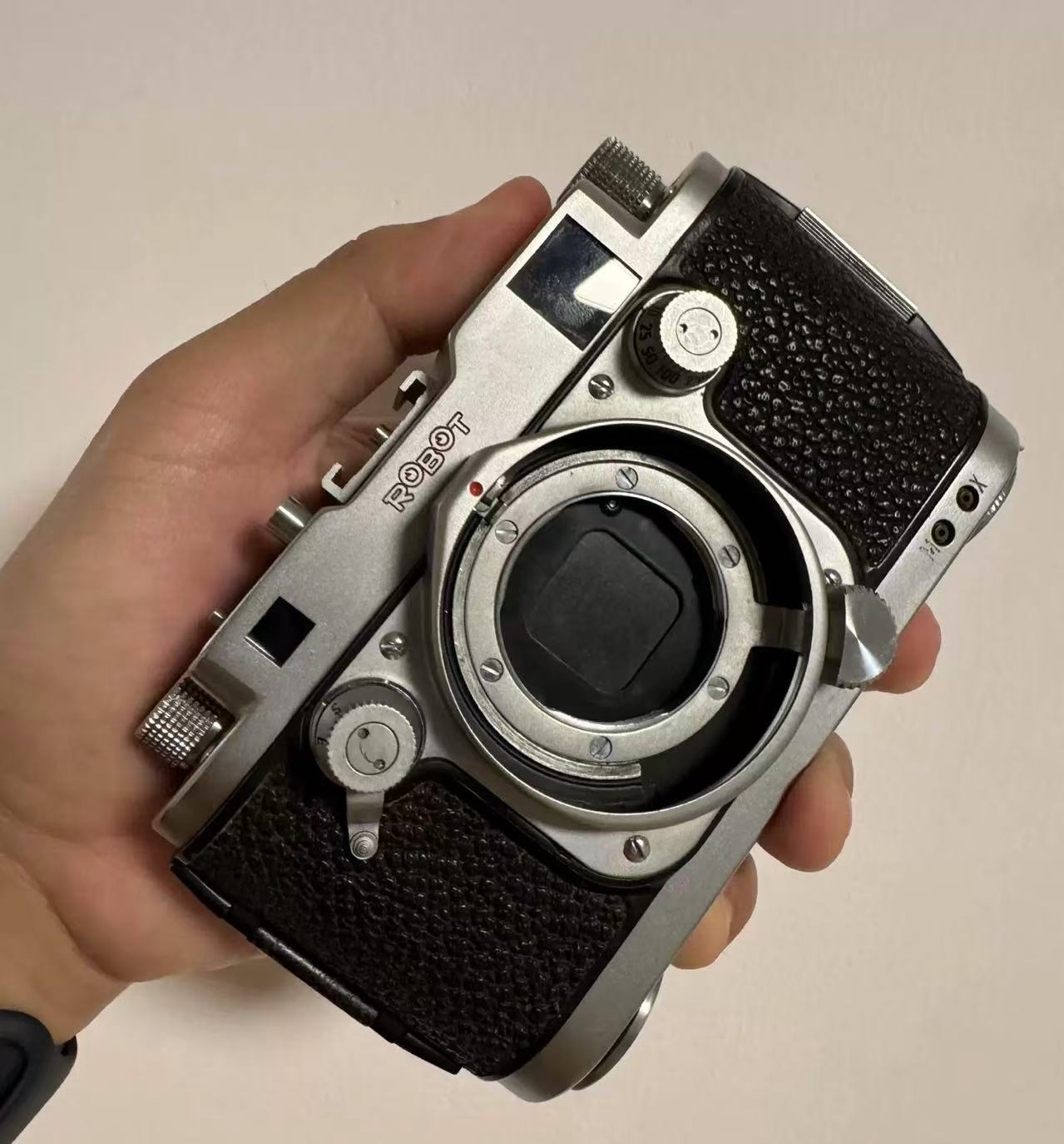 [Product=Camera][Brand=ROBOT ROYAL][Model=Mod. III][SN=6-127812][Date=202505030][MD5=a17da3022f7201496d2955e5007fd2e8].jpg