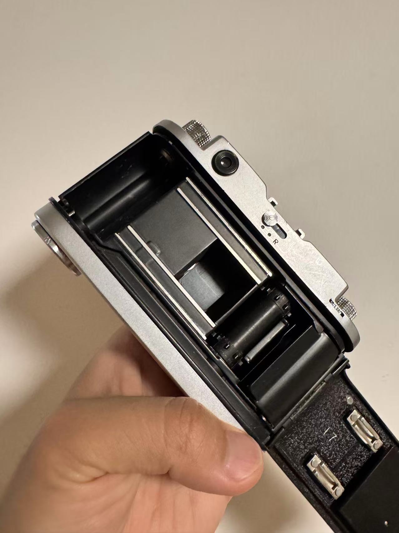 [Product=Camera][Brand=ROBOT ROYAL][Model=Mod. III][SN=6-127812][Date=202505030][MD5=c719bff52392185540c0d0e95c3cdf91].jpg