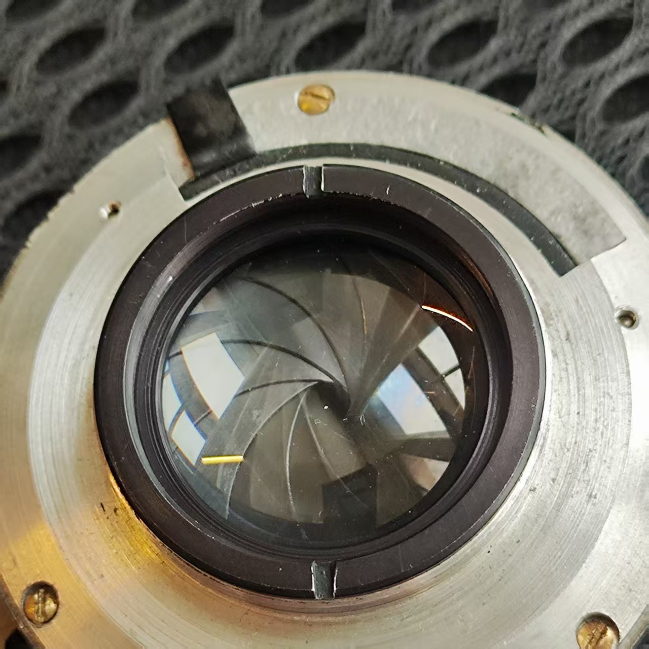 [Product=Lens][Brand=Mayer-Optik][Model=Trioplan 75mm F2.9][FocalLength=75][MaxAPT=2.9][SN=1236718][Frame=120][Date=20250531][MD5=953e4f67804871b3016b5c71c39fc1e2].jpg