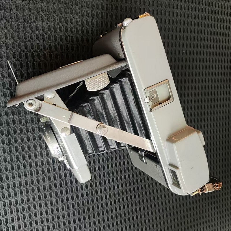 [Product=Camera][Brand=POLAROID][Model=Land CAMERA Model 80][Date=20250531][MD5=ed8db8280c802520de2e65632298a0d6].jpg