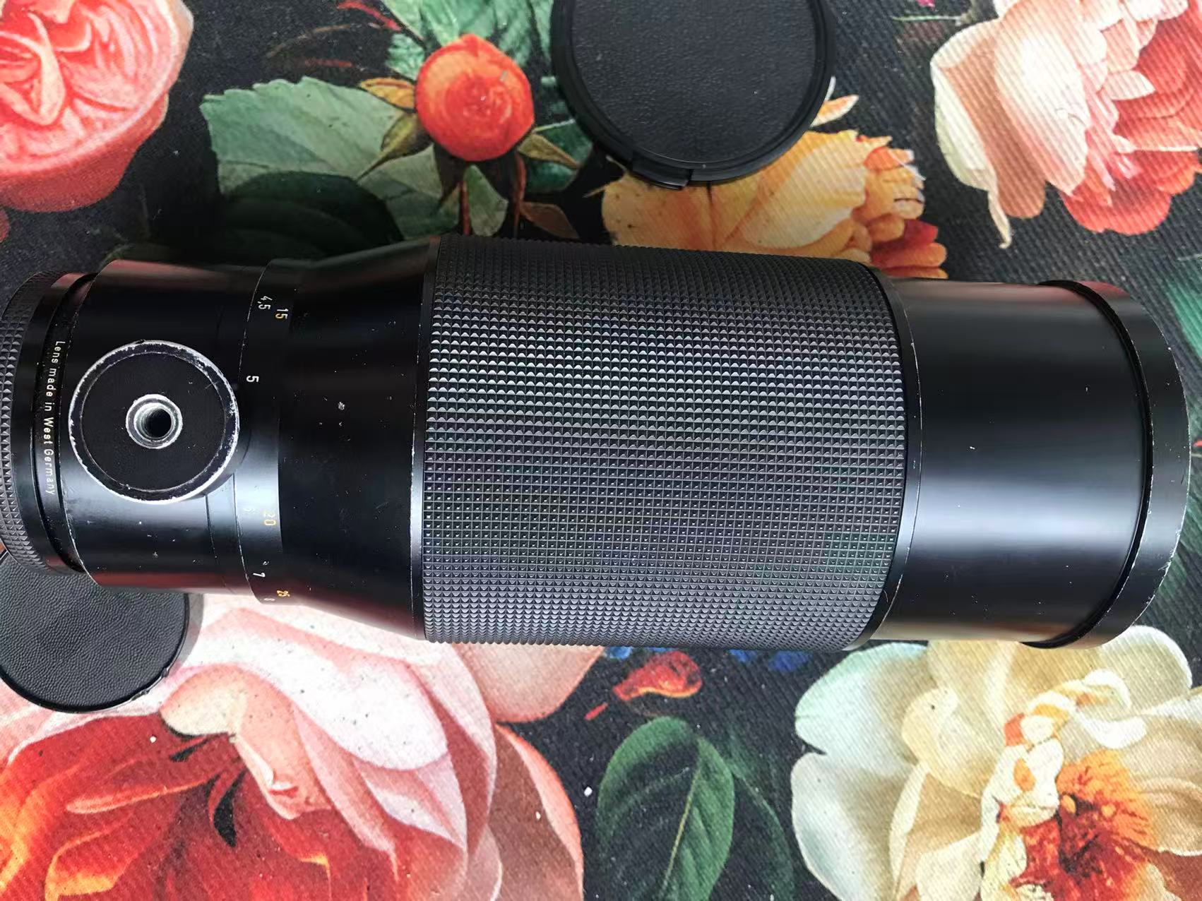 [Product=Lens][Brand=Carl Zeiss][Model=Tele-Tessar 300mm F4][FocalLength=300][MaxAPT=4][SN=5991832][Date=20250602][MD5=305c89f2903cdc49c5375a9411846e29].jpg