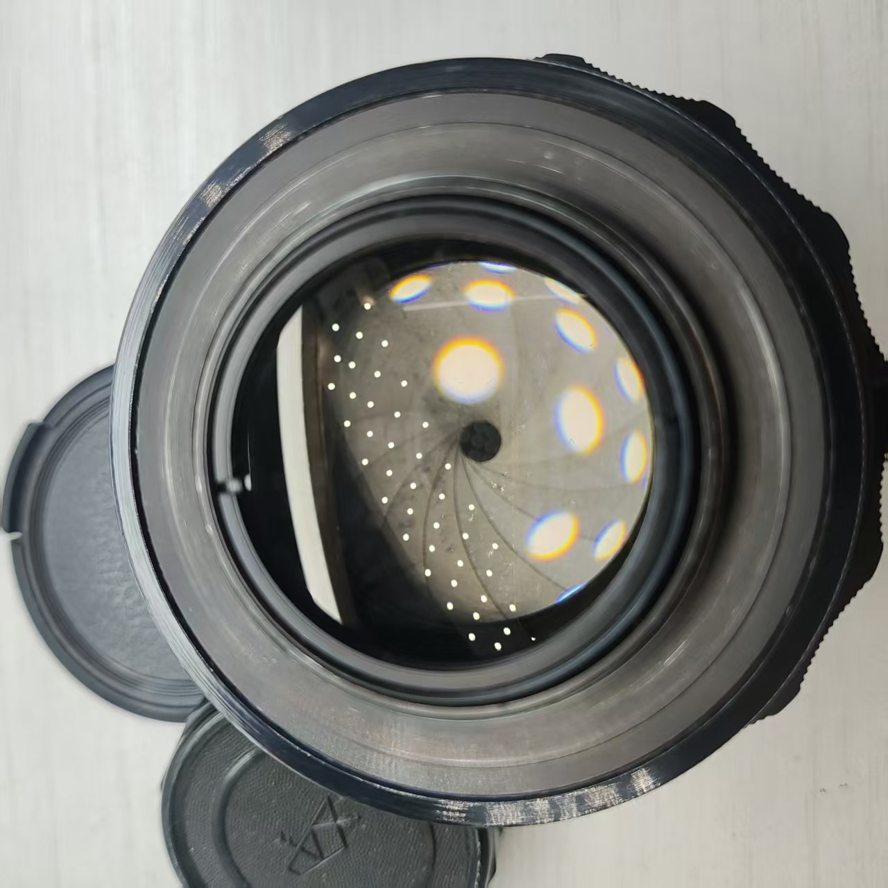 [Product=Lens][Brand=KMZ][Model=JUPITER-9 85mm F2][FocalLength=85][MaxAPT=2][Mount=M39][SN=6906047][Frame=135][Date=20250608][MD5=865314817e76fc0169721bf2f150b54c].jpg