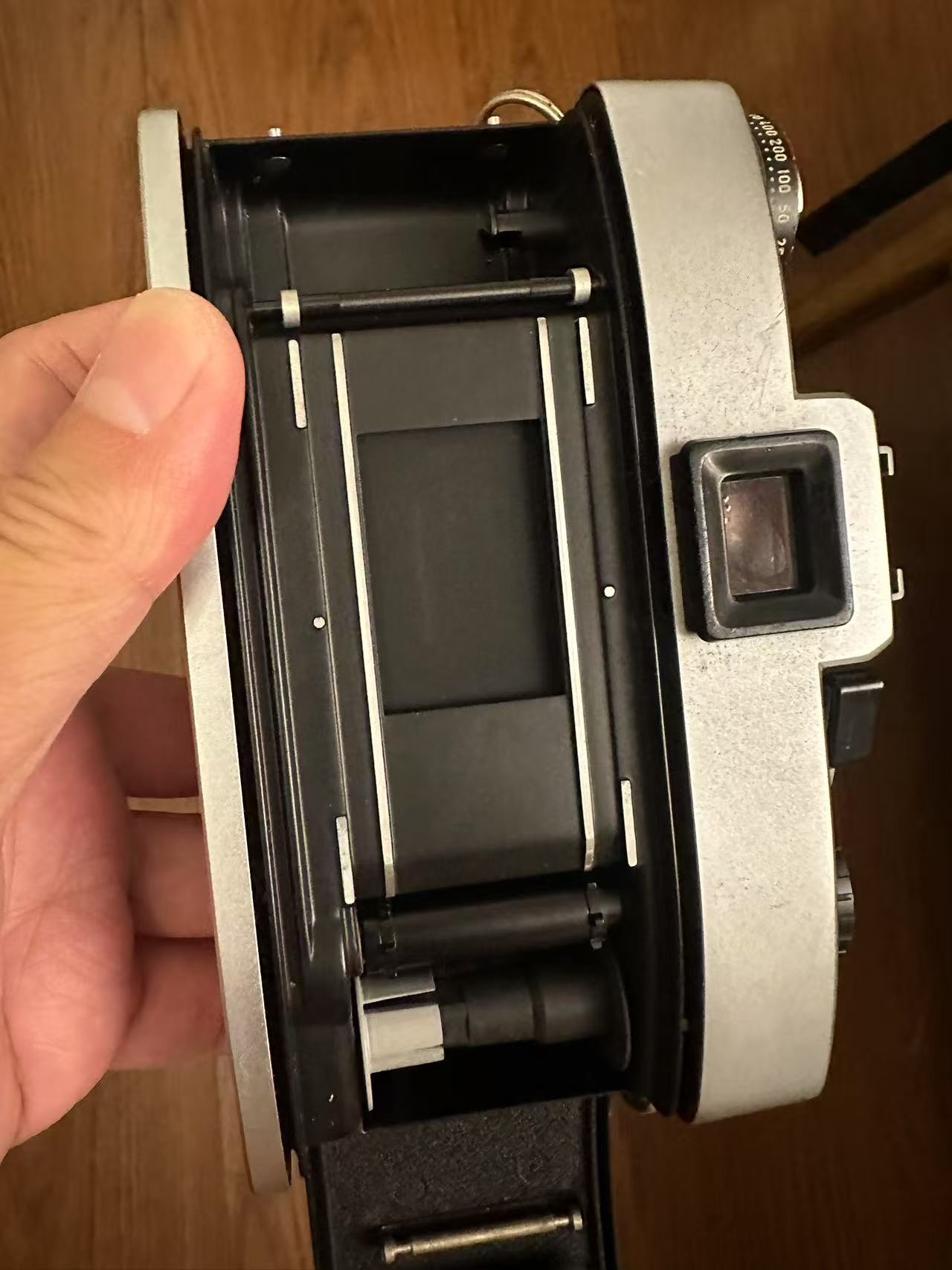 [Product=Camera][Brand=Leica][Model=LEICAFLEX SL][SN=1221391][Date=20250614][MD5=ce07bb03e96d56967b5eadc060f94ccd].jpg