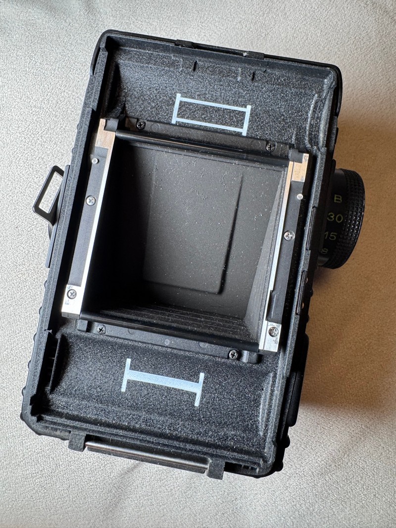 [Product=Camera][Brand=Rollei][Model=Rolleiflex 6002][SN=107230061][Date=20250616][MD5=5aacd6b725aa6a64ab789df1740c9160].jpg