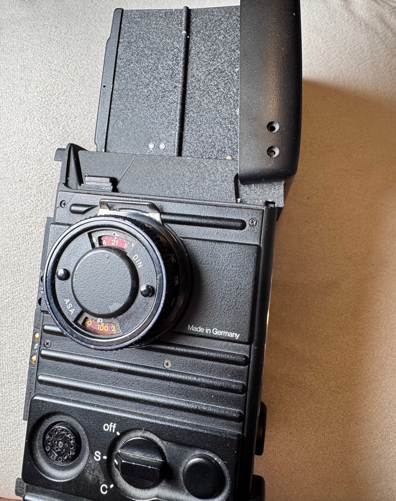 [Product=Camera][Brand=Rollei][Model=Rolleiflex 6002][SN=107230061][Date=20250616][MD5=a32fe9777942277444f67e275413f6c3].jpg