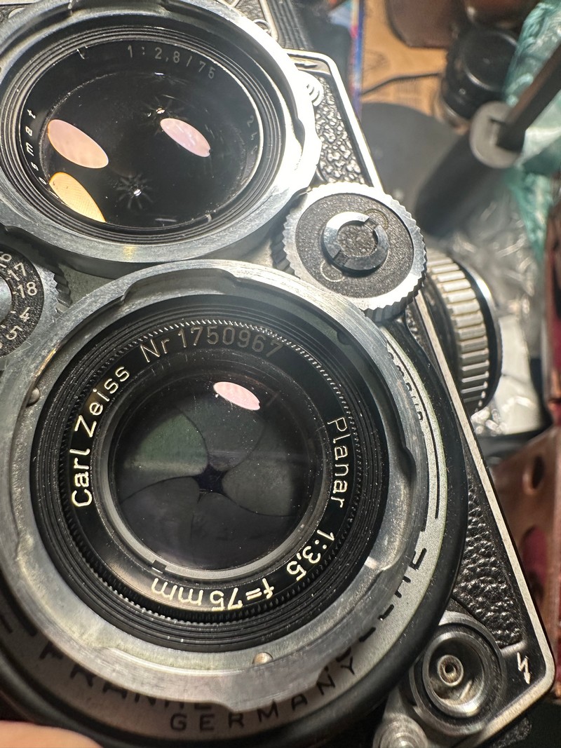[Product=Camera][Brand=Rollei][Model=Rolleiflex 3.5E][Date=20250627][MD5=f1d4bb967206a82e7eb6059f02776a33].jpg