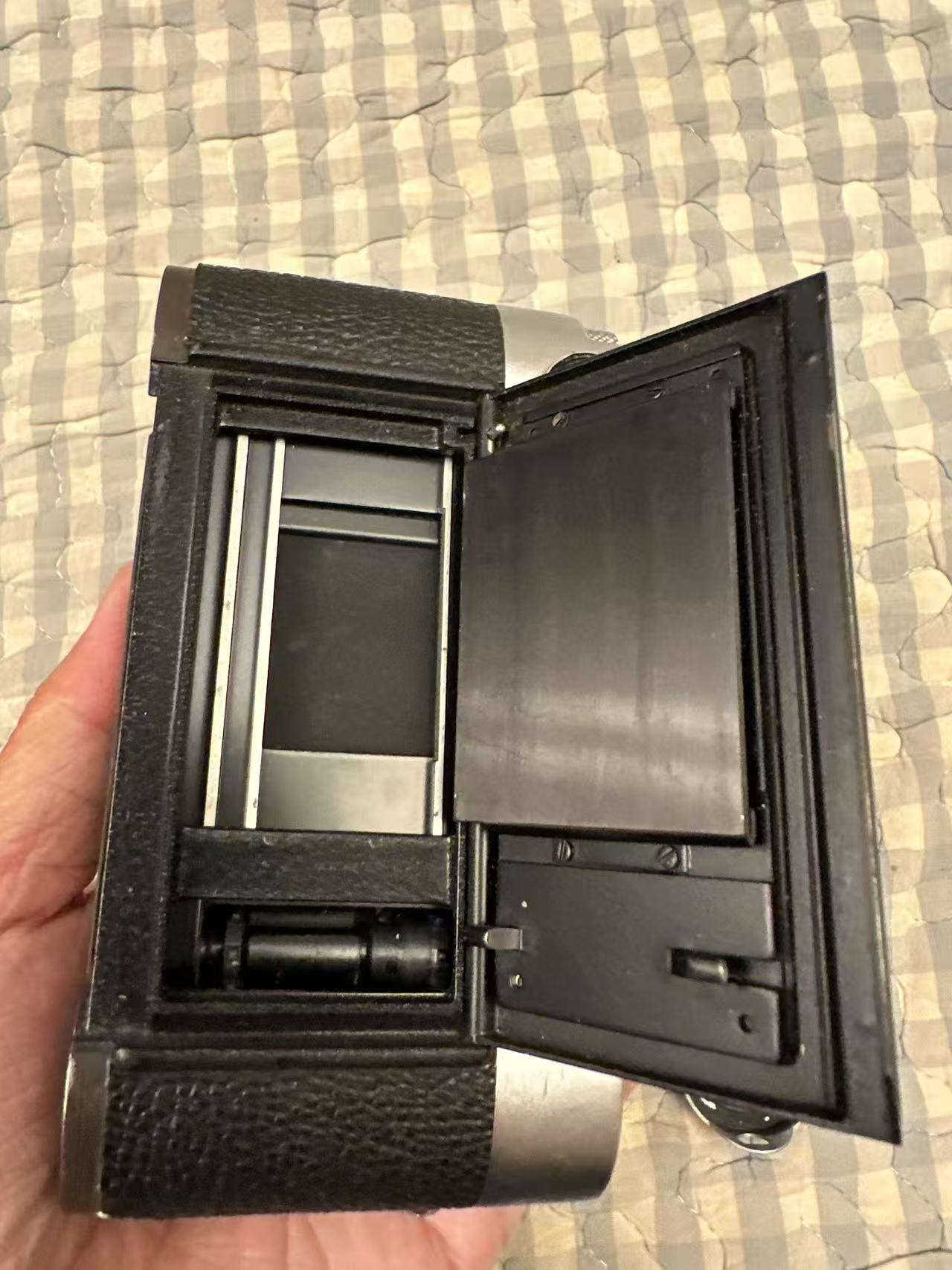 [Product=Camera][Brand=ERNST LEITZ WETZLAR][Model=Leica M3][SN=876923][Date=20250702][MD5=6351adff86ca58b7999d05fc46cd308a].jpg