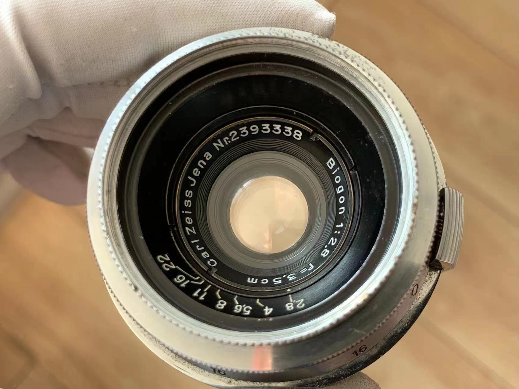 [Product=Lens][Brand=Carl Zeiss Jena][Model=Biogon 35mm F2.8][FocalLength=35][MaxAPT=2.8][Mount=RF][SN=2393338][Frame=135][Date=20240903][MD5=4c1f7973e38b9f3a96789a0122bac203].jpg