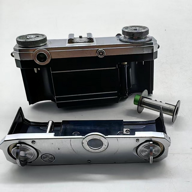 [Product=Camera][Brand=Zeiss Ikon][Model=Contax][SN=T 33240][Date=20250723][MD5=409747f30d47b2de0e76145684542e05].jpg