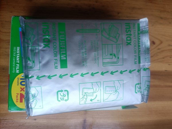 [Product=Film][Brand=FUJIFILM][Model=instax WIDE][Frame=6.2cmx9.9cm][ShotQTY=20][ExpDate=201409][Date=20250903][MD5=52b96343ae6d96f3e903161df338e570].jpg