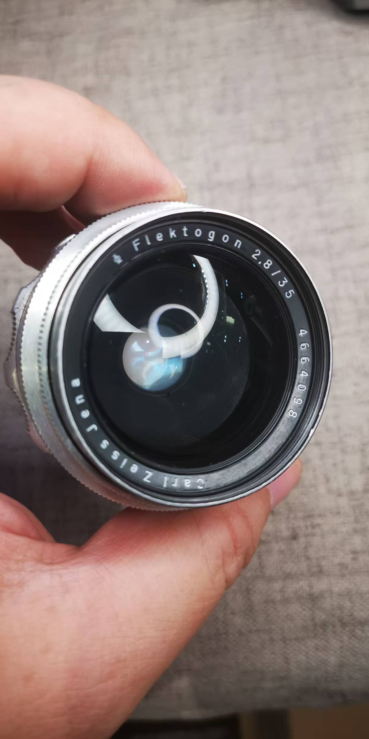 [Product=Lens][Brand=Carl Zeiss Jena][Model=Flektogon 35mm F2.8][FocalLength=35][MaxAPT=2.8][Mount=M42][SN=4664098][Frame=135][Date=20250906][MD5=dae14c23a764453f490812fb5c0df000].jpg