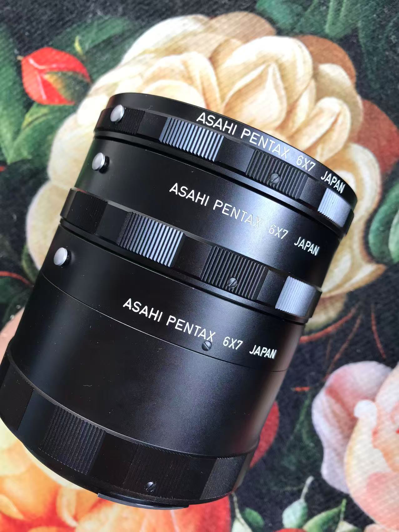 [Product=Lens][Brand=Pentax][Model=Super-Multi-Coated TAKUMAR 6X7 300mm F4][FocalLength=300][MaxAPT=4][Mount=PK 67][SN=8466326][Frame=6x7][Date=20250908][MD5=dce39670e28a8f00656597fbc5663f72].jpg