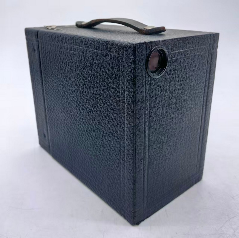 [Product=Camera][Brand=Kodak][Model=No.2A BROWNIE CAMERA][Date=20251010][MD5=23bf5837c3b1ba8d0b1c4c005069604a].jpg