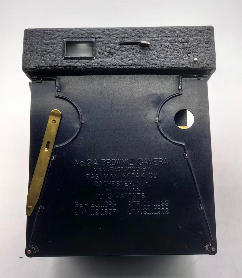 [Product=Camera][Brand=Kodak][Model=No.2A BROWNIE CAMERA][Date=20251010][MD5=673e74b81313fa7c4ac2892eb9f59cc8].jpg