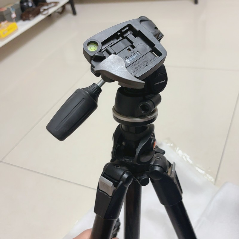 [Product=Tripod][Brand=Manfrotto][Model=055CXPRO4][SN=F 0092373][Date=20250705][MD5=78ddd53ac766cccef1f0266d54a49f5a].jpg