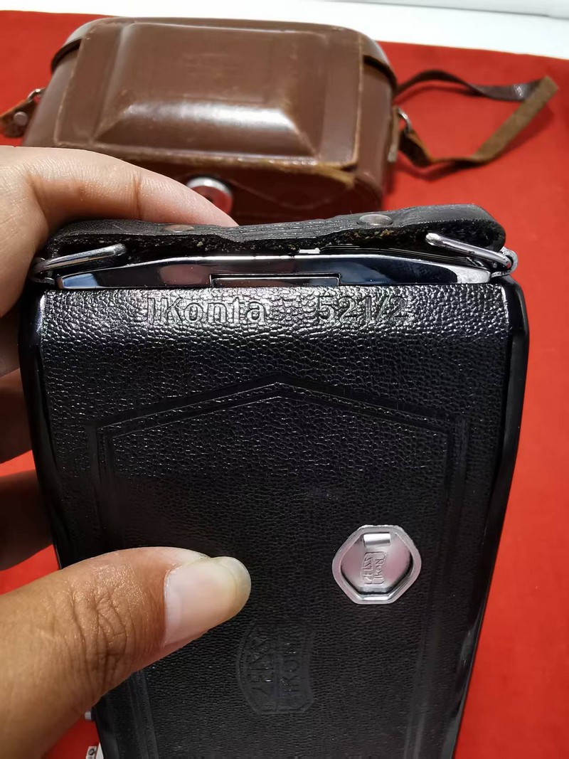 [Product=Camera][Brand=Zeiss Ikon][Model=Ikonta 521_2][Date=20250719][MD5=9e0f99f792dabddbccf537ecebe815bb].jpg