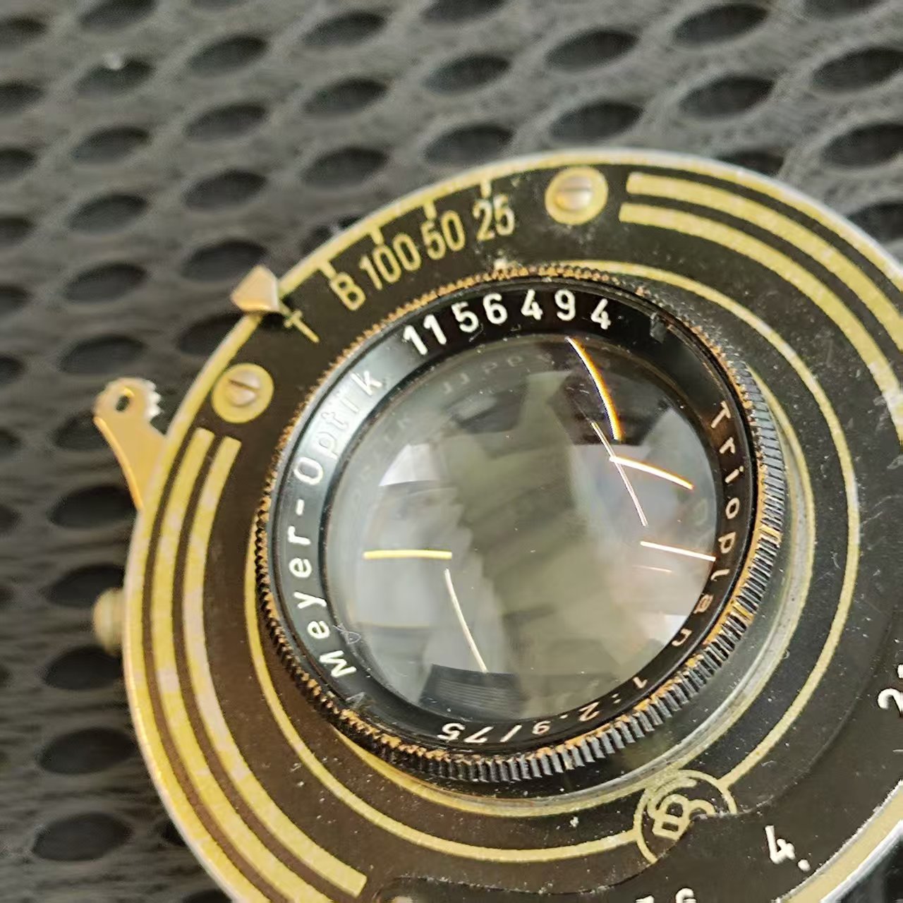 [Product=Lens][Brand=Mayer-Optik][Model=Trioplan 75mm F2.9][FocalLength=75][MaxAPT=2.9][SN=1156494][Date=20260826][MD5=a33f6170360ade2208d6de56d628596c].jpg