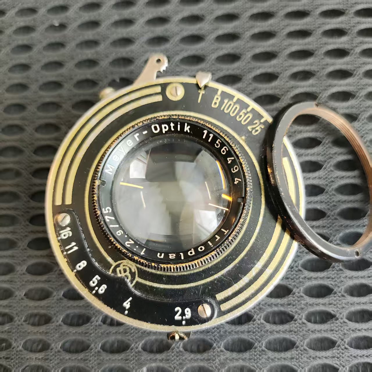 [Product=Lens][Brand=Mayer-Optik][Model=Trioplan 75mm F2.9][FocalLength=75][MaxAPT=2.9][SN=1156494][Date=20260826][MD5=ed99d1edb7cfbac4662ca8801ae9e134].jpg