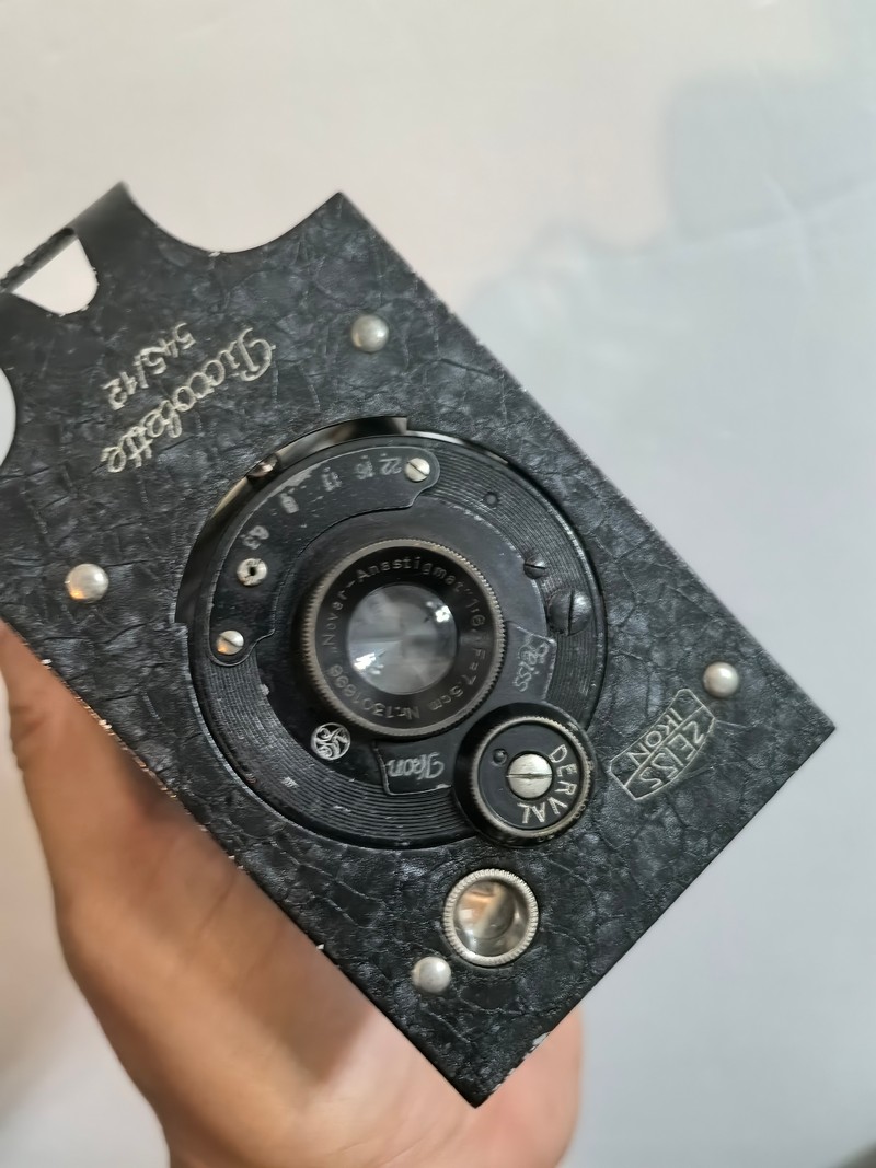 [Product=Camera][Brand=Zeiss Ikon][Model=Piccolette 545_12][Date=20250821][MD5=0c7d6ef603b0e55ad3b29d37e801d065].jpg