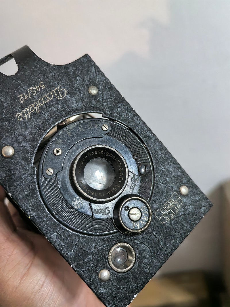 [Product=Camera][Brand=Zeiss Ikon][Model=Piccolette 545_12][Date=20250821][MD5=314a664d2cc897da5c56e6f80841617a].jpg