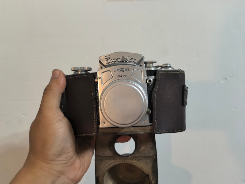 [Product=Camera][Brand=Ihagee Dresden][Model=EXAKTA][SN=635609][Date=20250822][MD5=2beb708c0e195e395409bf32d0275aea].jpg