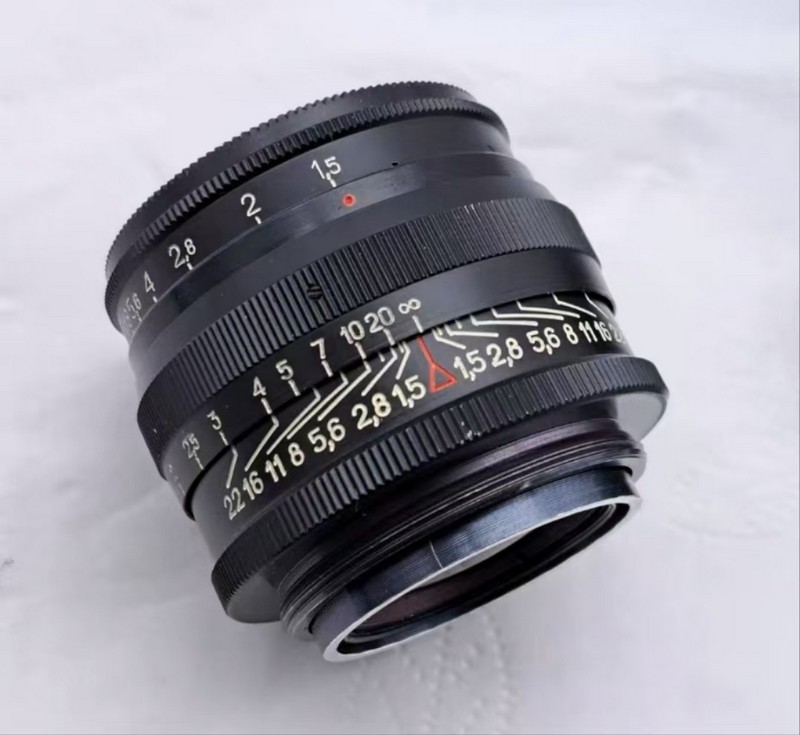 [Product=Lens][Brand=KMZ][Model=ЮПИТЕР-3][FocalLength=50][MaxAPT=1.5][Mount=L39][SN=852000][Frame=135][Date=20250823][MD5=a0d344f4c2072224f80af093dfccd6d9].jpg