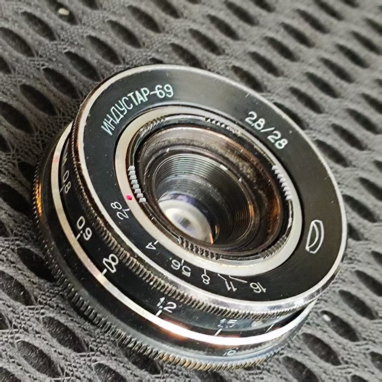 [Product=Lens][Brand=KMZ][Model=ИНДУСТАР-69][FocalLength=28][MaxAPT=2.8][Mount=M39][Frame=Half 135][Date=20250824][MD5=a00a27d7c47e29796d71256d538cf3e7].jpg