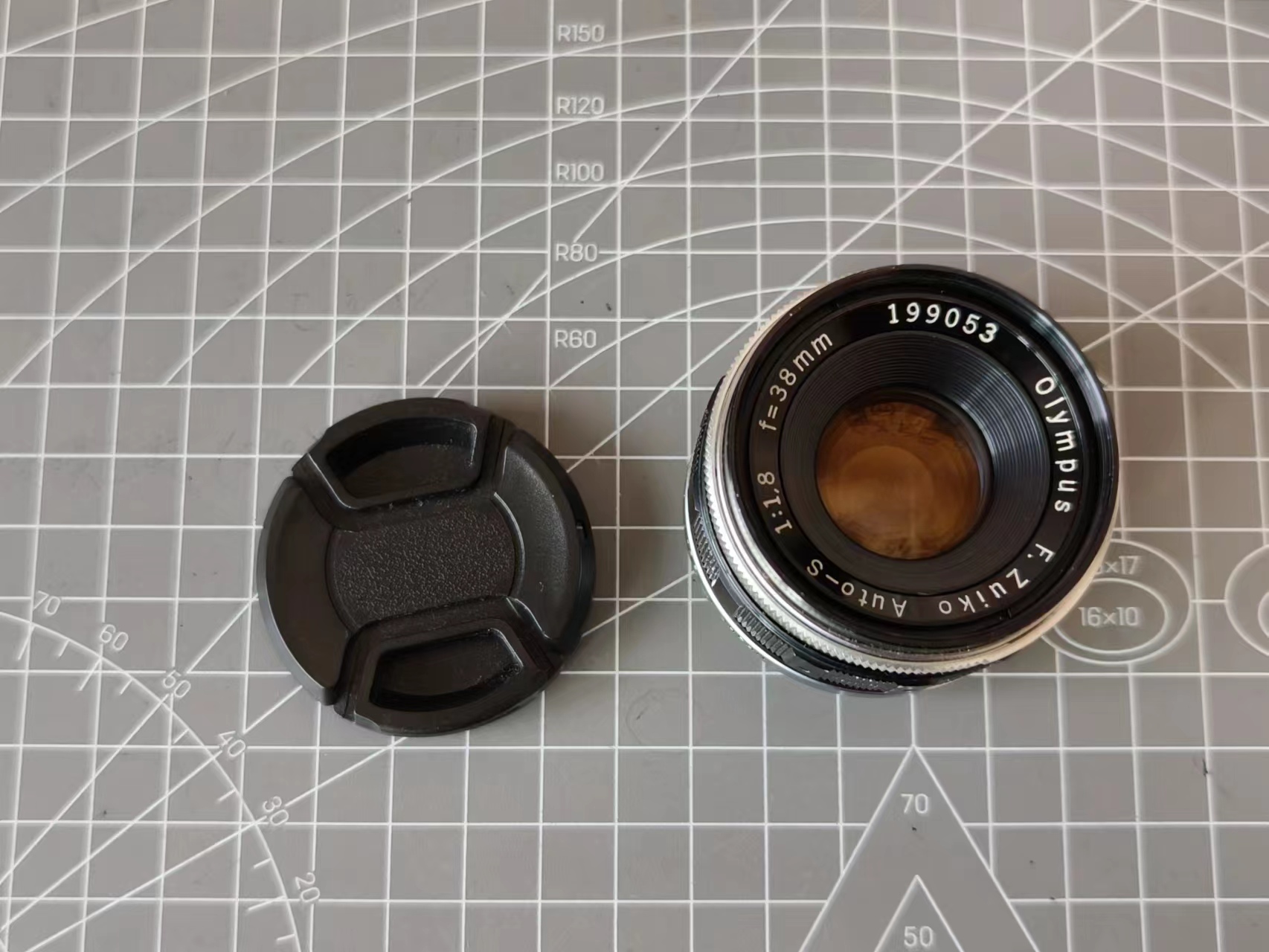 [Product=Lens][Brand=Olympus][Model=F. Zuiko Auto-S 38mm F1.8][FocalLength=38][MaxAPT=1.8][SN=199053][Frame=135][Date=20241210][MD5=07a94bacb2f77e63b9a3e61439118024].jpg